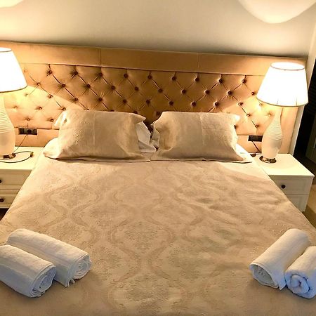 Loft Side Premium Apartments 마마이아 외부 사진