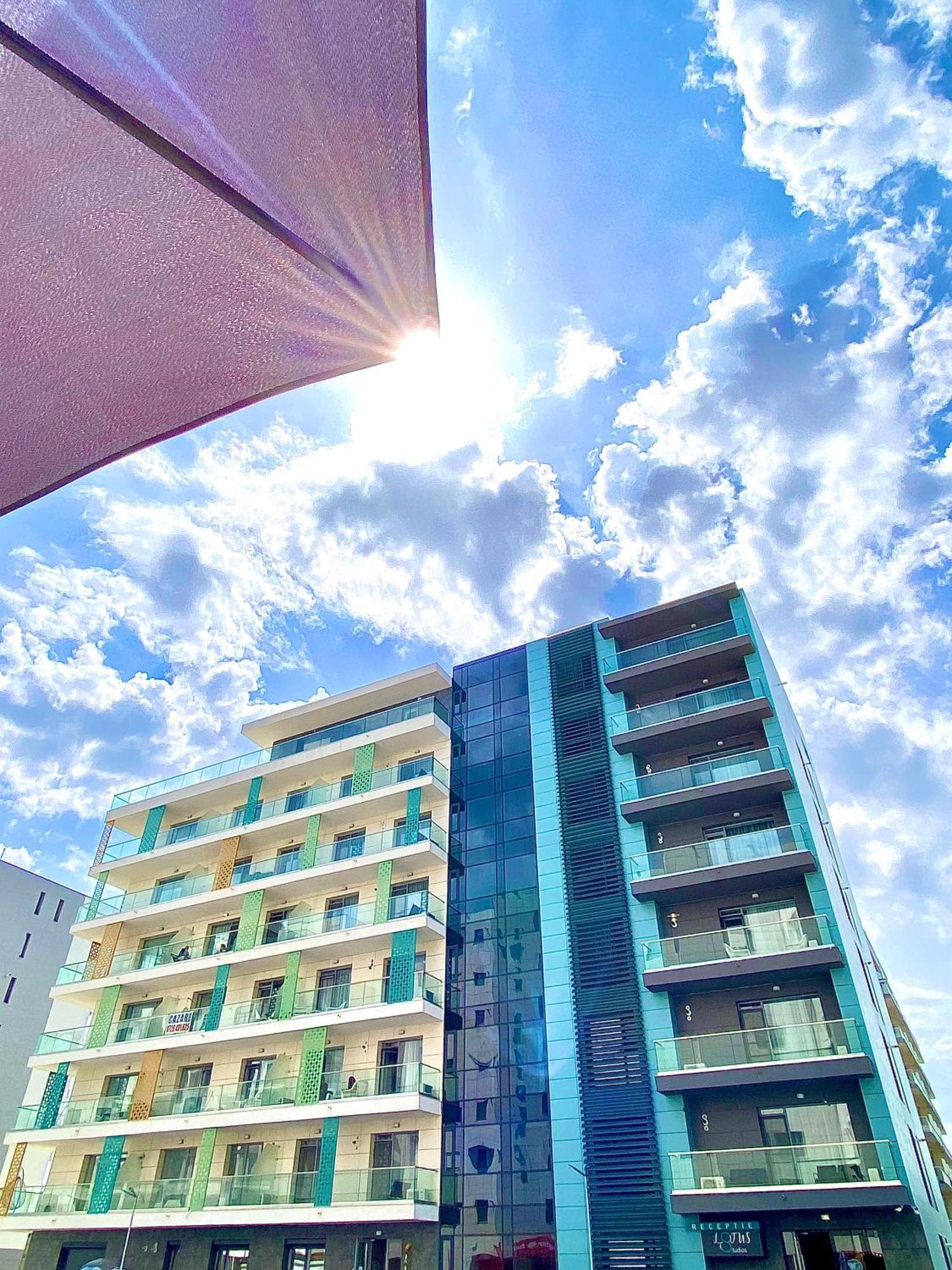Loft Side Premium Apartments 마마이아 외부 사진